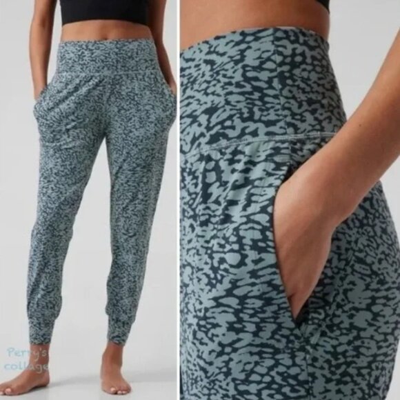Athleta Salutation Jogger Ocelot Spot Minimalistic Gray Sz Medium - Picture 1 of 8